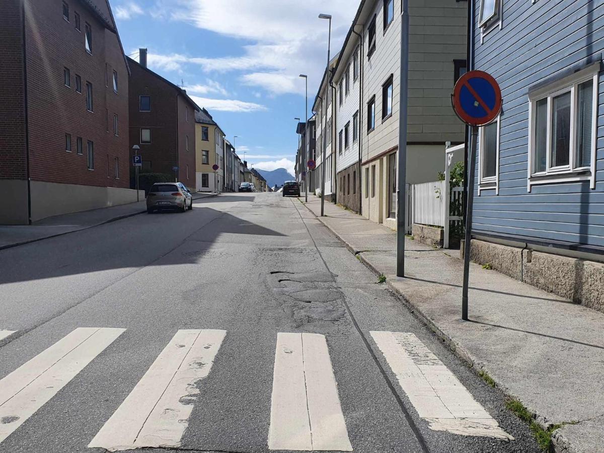 Apartment Near Brosundet, Newly Refurnished, Free Street Parking